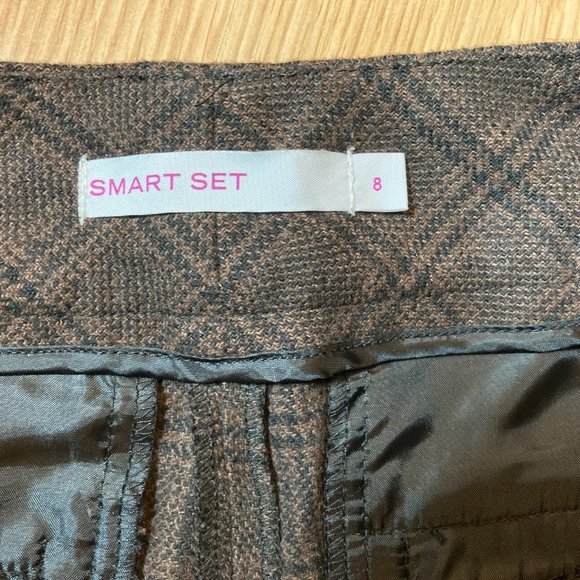 Brown Plaid Cuffed Shorts - Picture 3 of 10